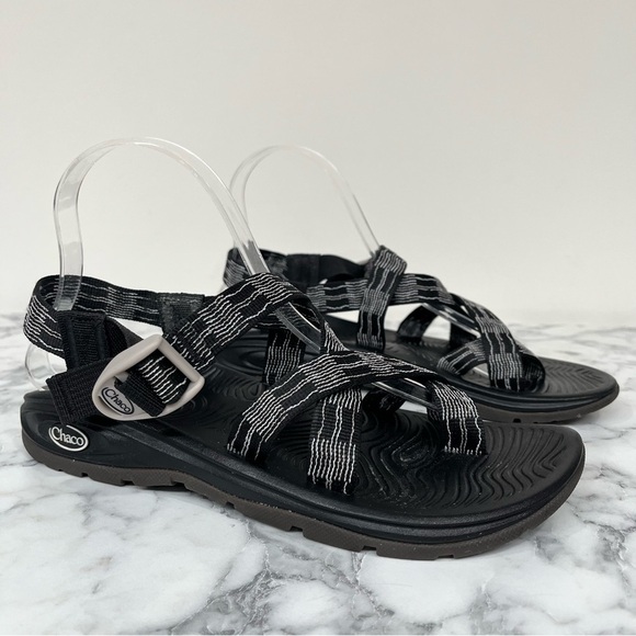 Chaco ZVOLV X2 black dash sandals outdoor hiking camping woman’s size 8 - Picture 1 of 9